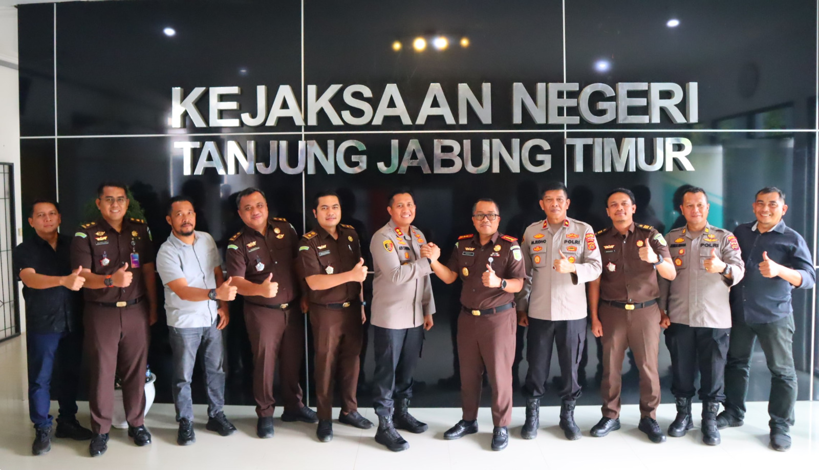 Perkuat Sinergi Penegak Hukum, Kapolres Tanjab Timur Silaturahmi ke Pengadilan dan Kejaksaan