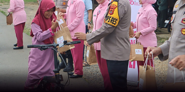 Polres Tanjab Timur Bagikan Takjil dan Santuni Anak Yatim, Pererat Silaturahmi di Bulan Ramadhan