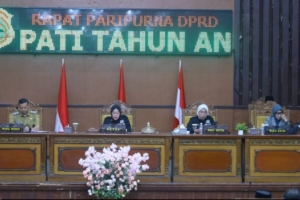 DPRD Tanjab Timur Gelar Paripurna Penyampaian LKPJ Bupati 2025