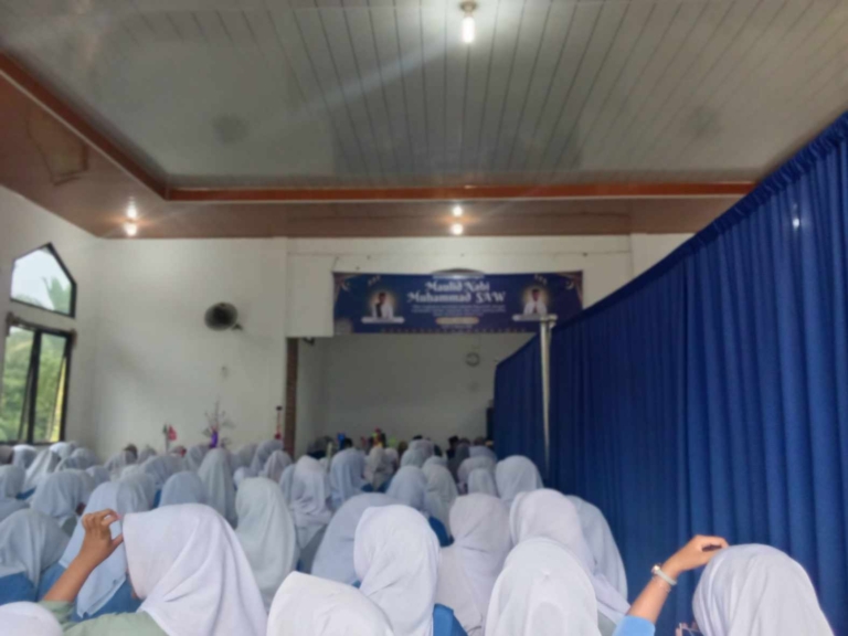 Maulid Nabi di SMA Negeri 8 Tanjung Jabung Timur, Momentum Bentuk Karakter Siswa